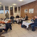 IMG-20250318-WA0000 Gruppenfoto - Veranstaltung zu den Gratisrollenspieltagen 2025, in der KVHS Norden, mit dem Friesenhammer